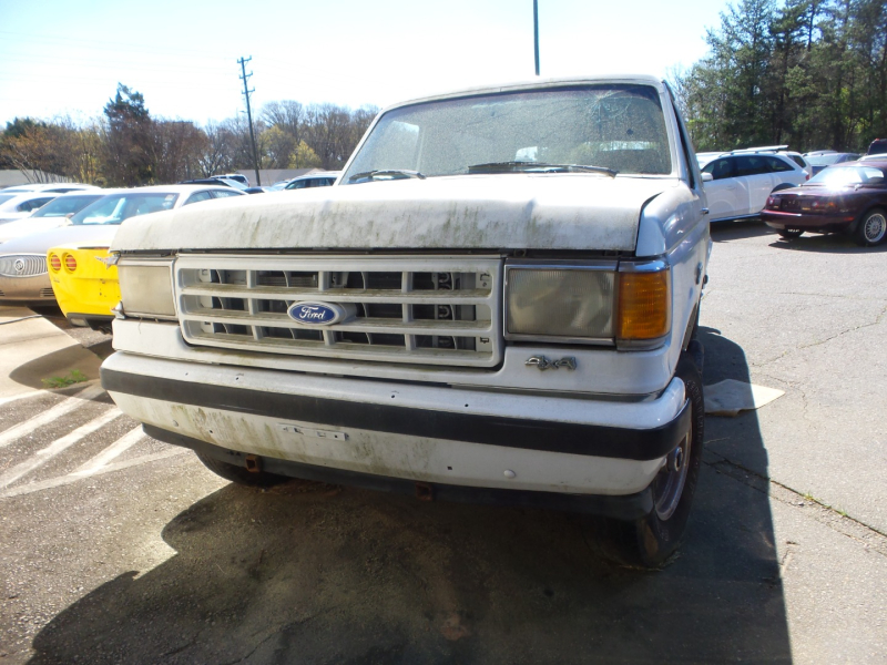 Ford Bronco 1990 price $5,900