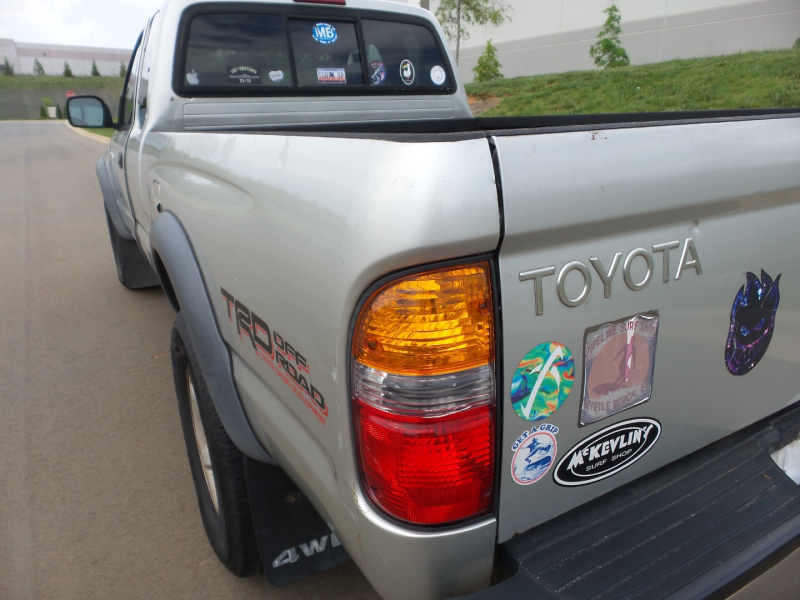 Toyota Tacoma 2001 price $9,400