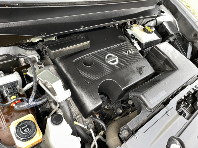 Nissan Pathfinder 2015 price $10,995