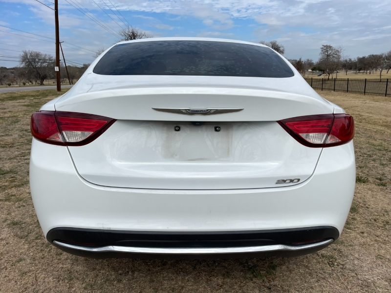Chrysler 200-Series 2016 price $13,495