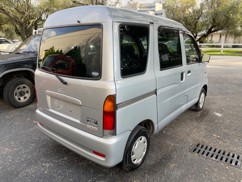 Daihatsu Hijet Cargo 4WD Mini Van 2003 price $9,999