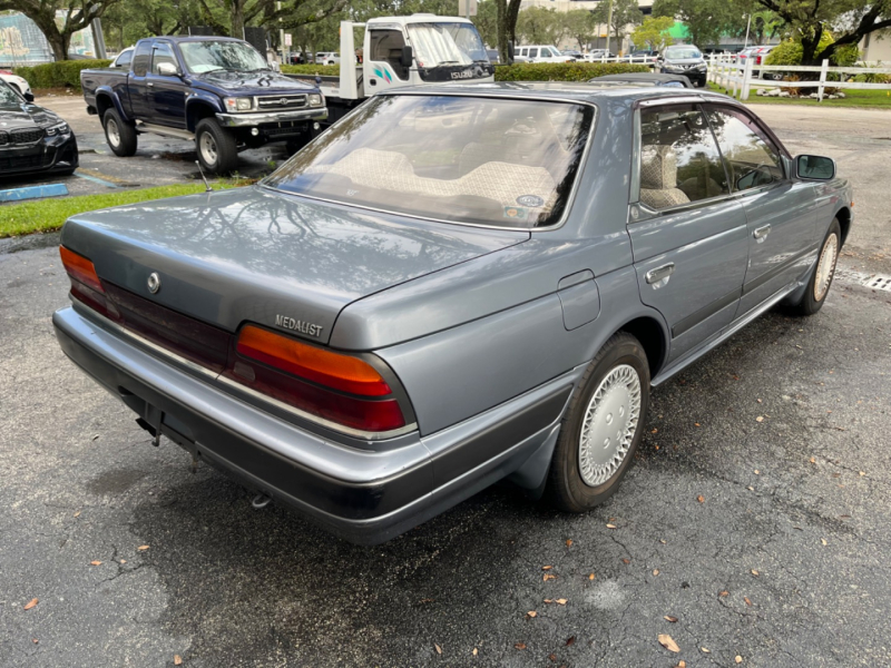 Nissan Laurel 1989 price $13,999