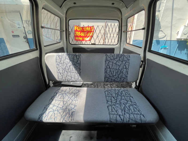 Mitsubishi Minicab VX Special Edition Mini Van 1997 price $8,499