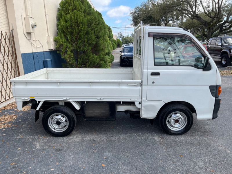 Daihatsu Hijet Mini Truck 1996 price $8,999