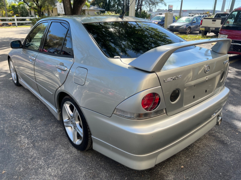 Toyota Altezza 1999 price $12,499