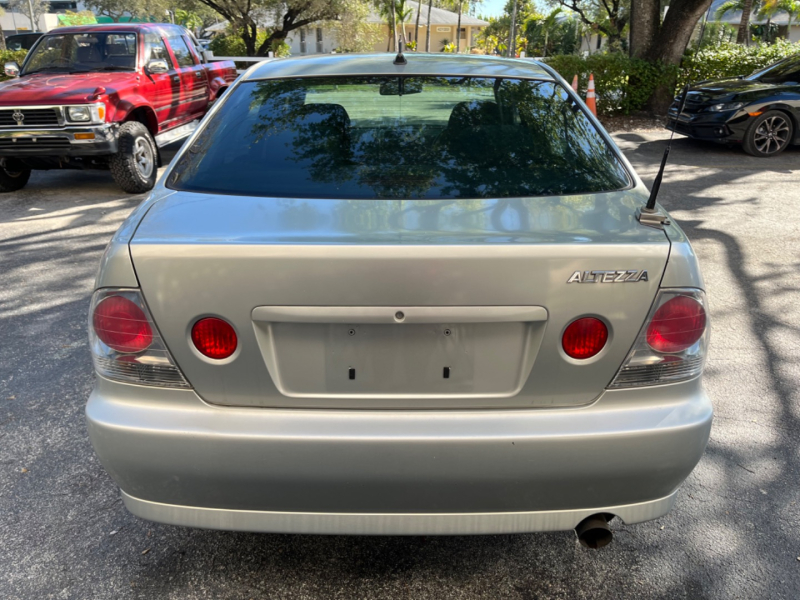 Toyota Altezza 1998 price $13,499