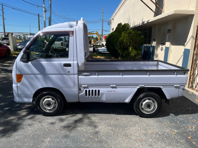 Daihatsu Hijet Mini Truck 1997 price $10,499