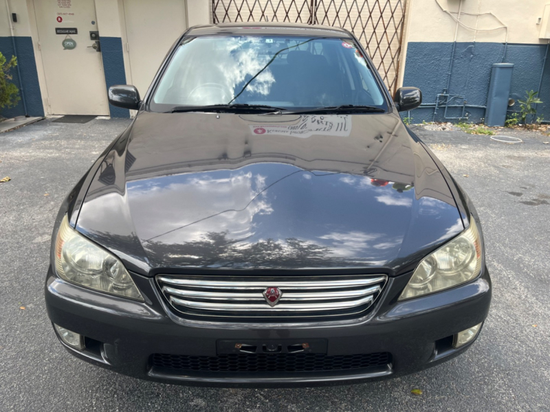 Toyota Altezza 1999 price $27,499