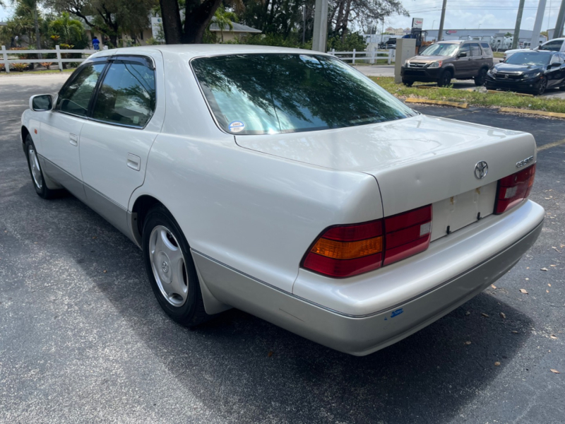 Toyota Celsior 1998 price $17,499