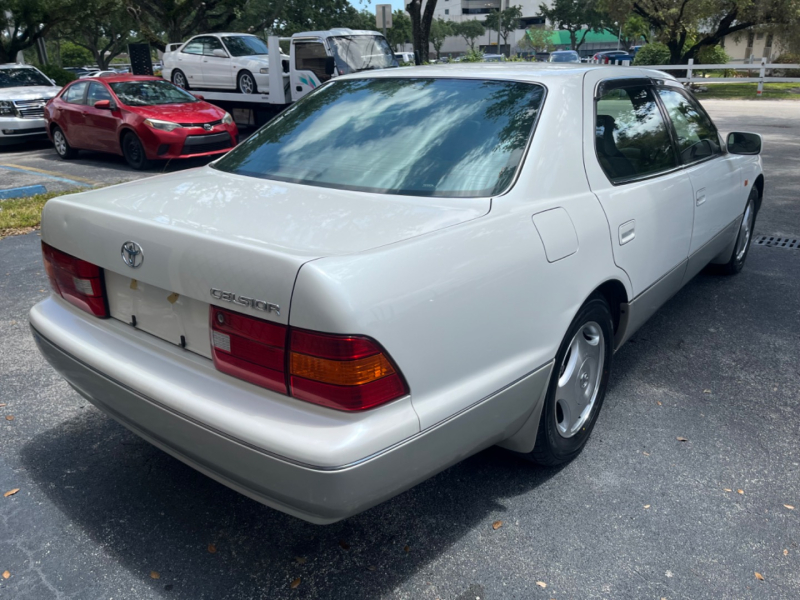 Toyota Celsior 1998 price $17,499