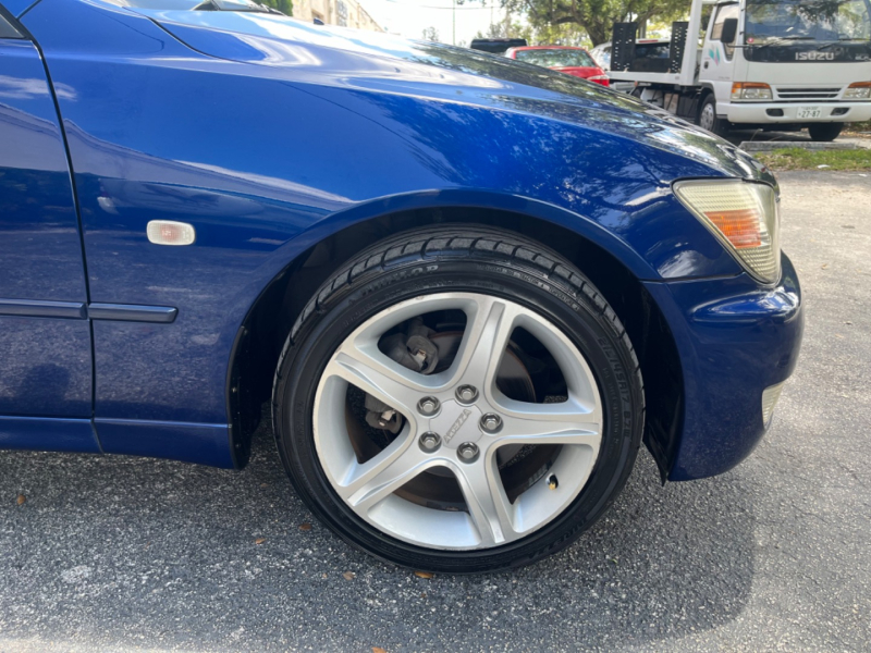 Toyota Altezza 1999 price $14,499