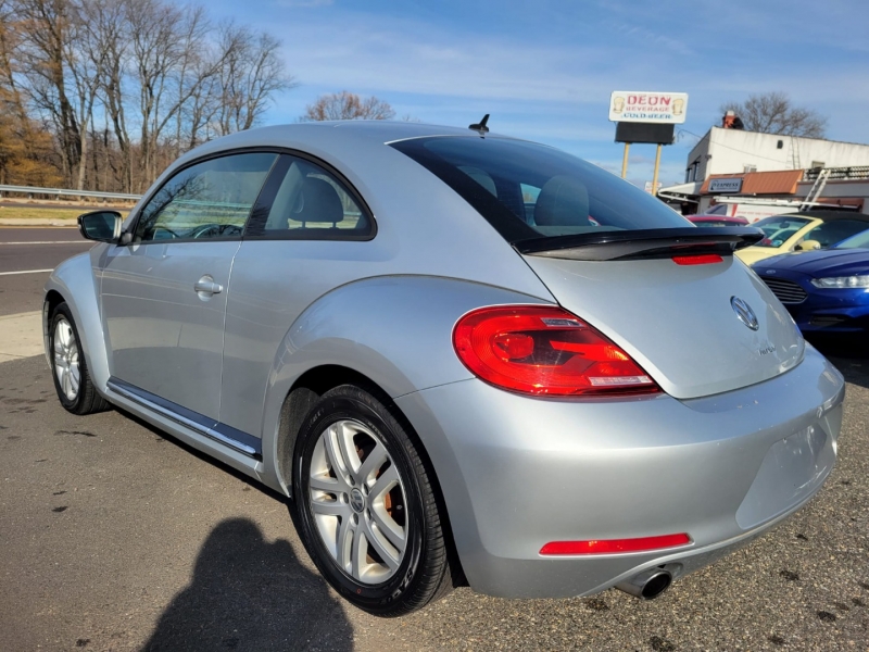 Volkswagen Beetle 2012 price $9,900