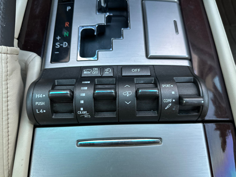 Lexus LX 570 2014 price $34,995