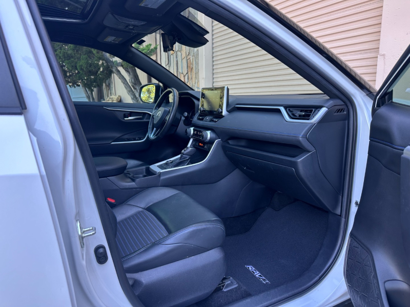 Toyota RAV4 2019 price $31,995