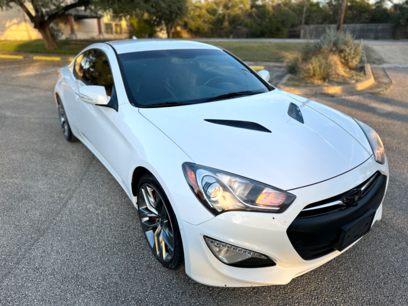 Hyundai Genesis Coupe 2015 price $14,400