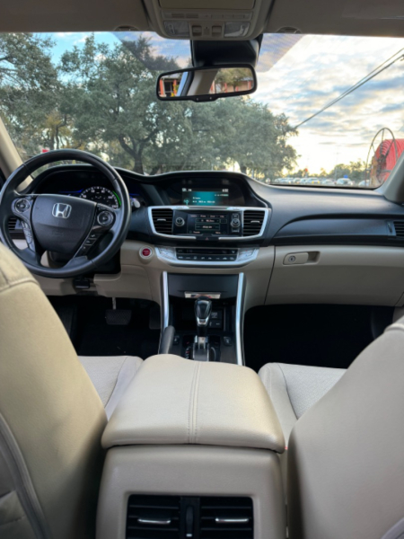 Honda Accord Hybrid 2015 price $7,500