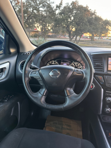 Nissan Pathfinder 2015 price $11,000