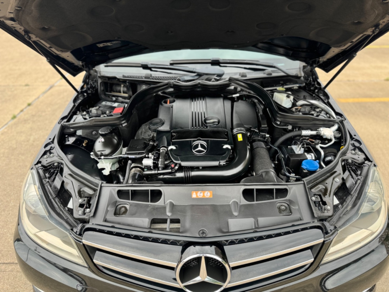 Mercedes-Benz C-Class 2015 price $12,000