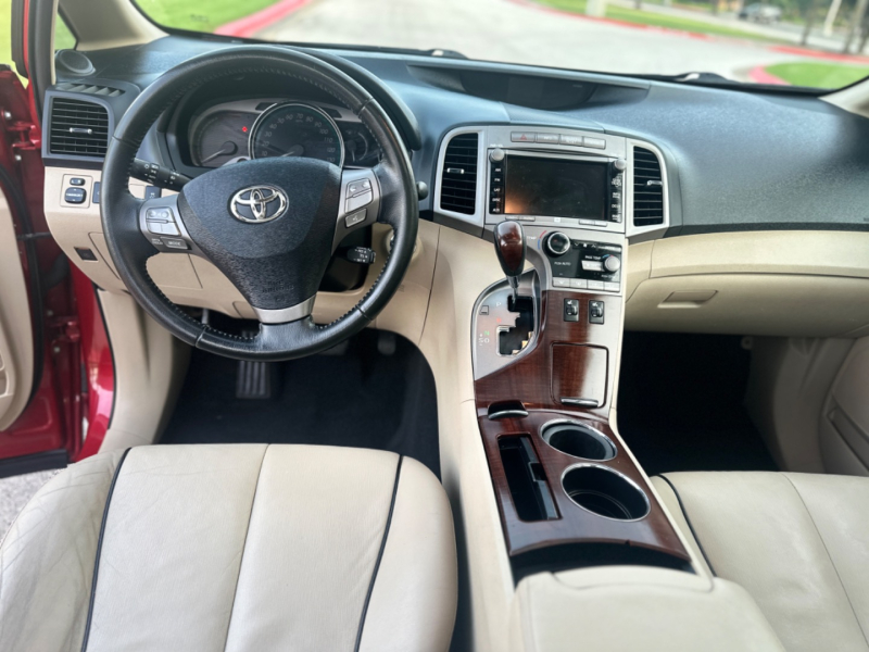 Toyota Venza 2011 price $10,100