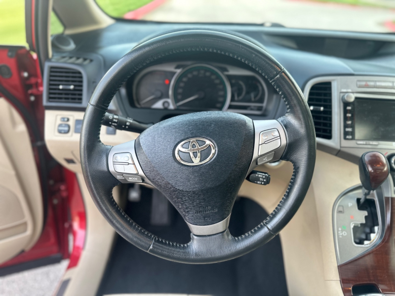 Toyota Venza 2011 price $10,100