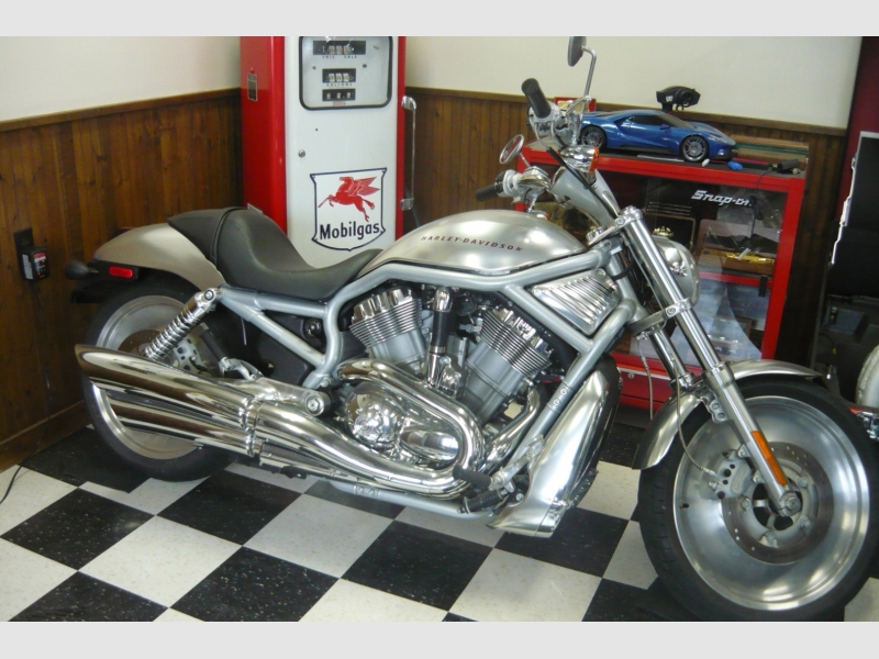 Harley-Davidson V ROD 2002 price $8,000