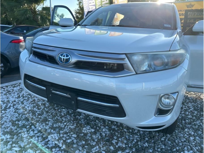 Toyota Highlander 2013 price $15,799