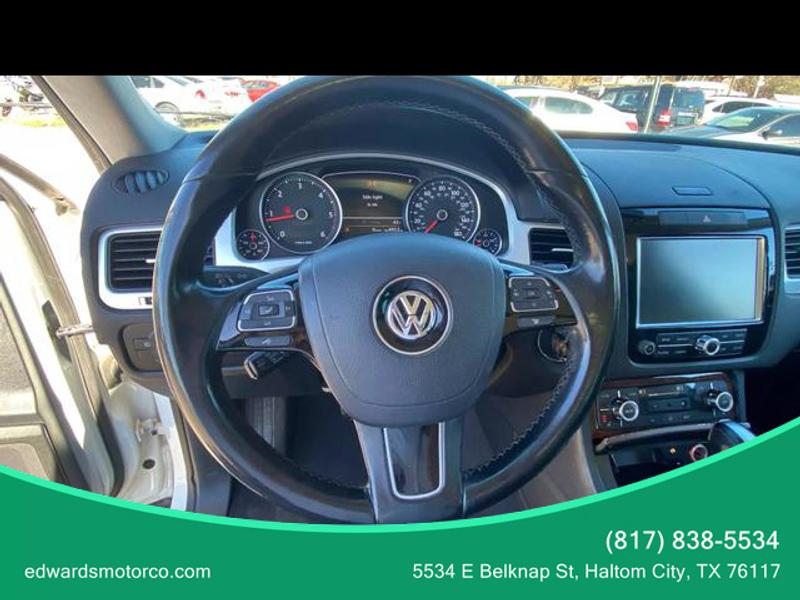 Volkswagen Touareg 2013 price $8,995