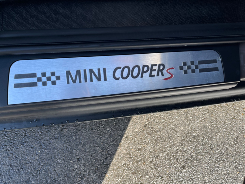 Mini Cooper Countryman 2012 price $8,995