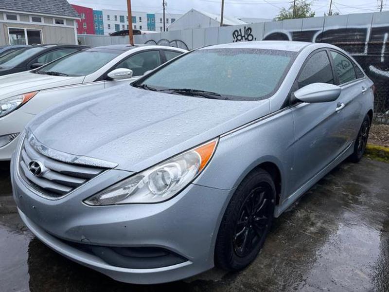 Hyundai Sonata 2012 price $5,495