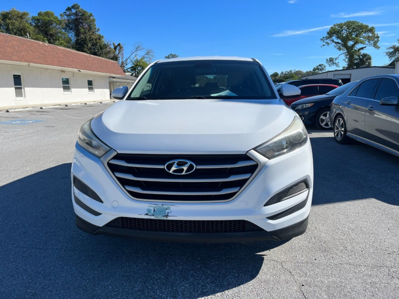Hyundai Tucson 2018 price $11,999