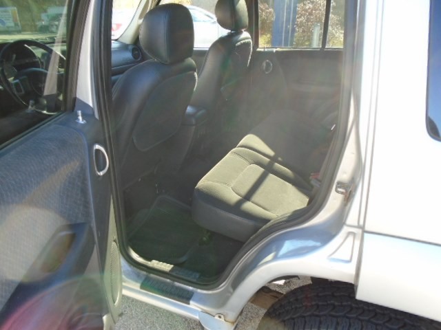 Jeep Liberty 2002 price $3,977