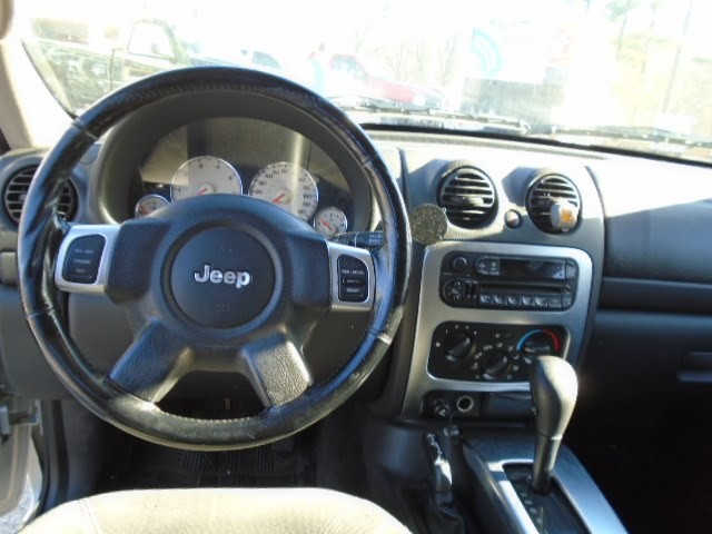 Jeep Liberty 2002 price $3,977