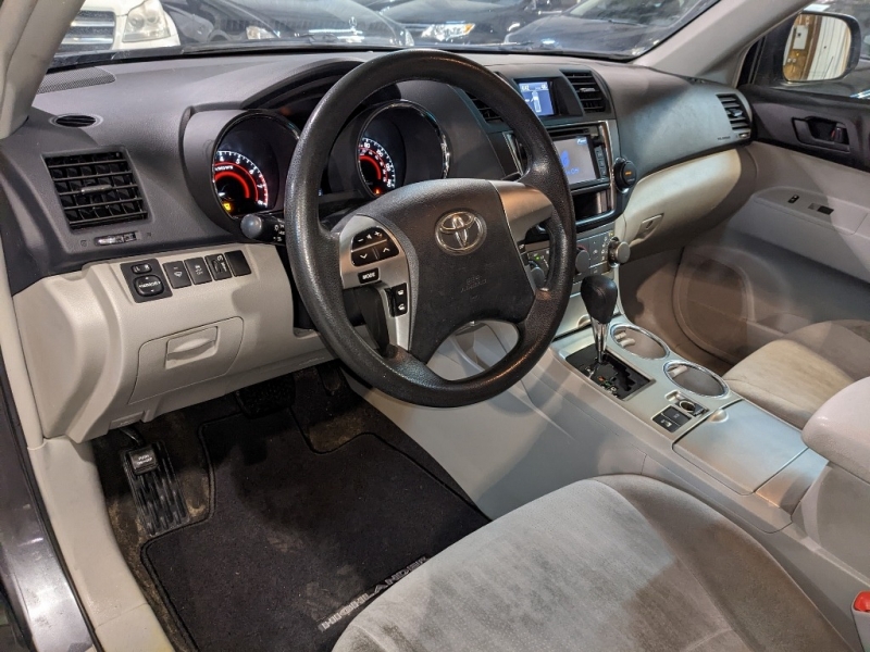 Toyota Highlander 2013 price $12,750