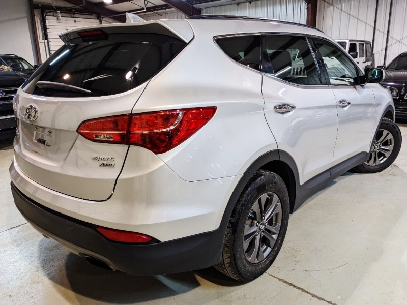 Hyundai Santa Fe 2014 price $10,950
