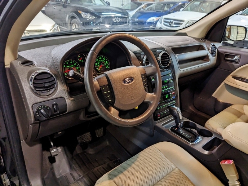 Ford Taurus X 2008 price $4,950