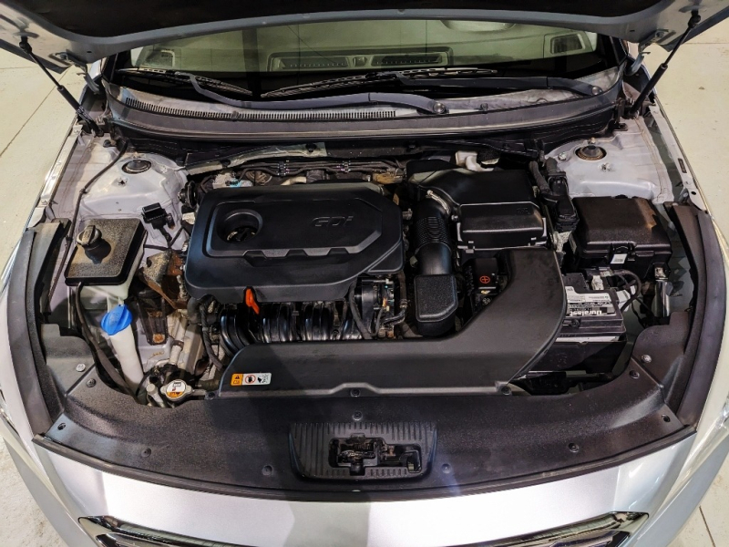 Hyundai Sonata 2015 price $8,985