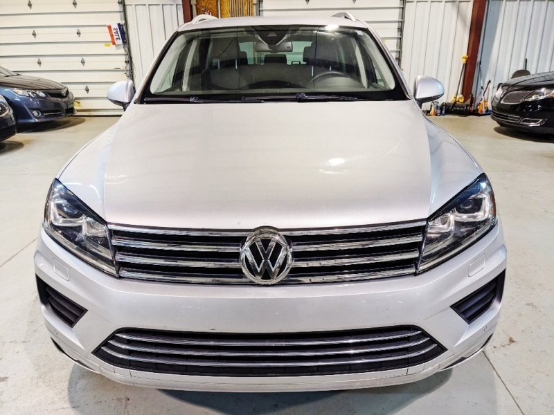 Volkswagen Touareg 2016 price $14,950