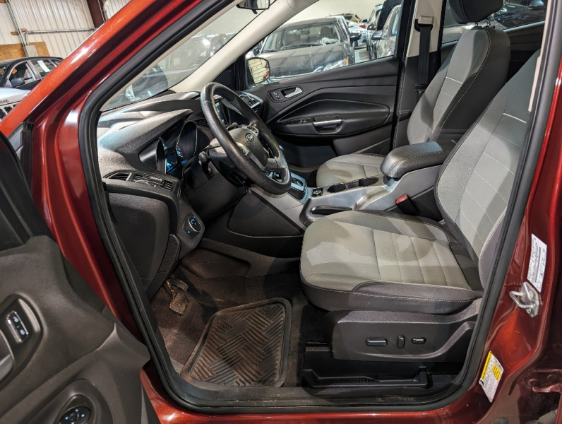 Ford Escape 2015 price $8,450