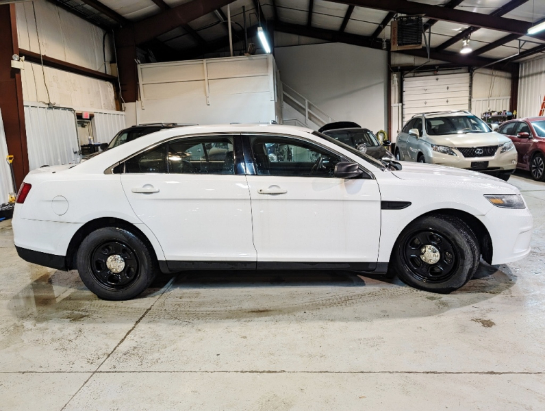 Ford Police Interceptor Sedan 2017 price $11,950