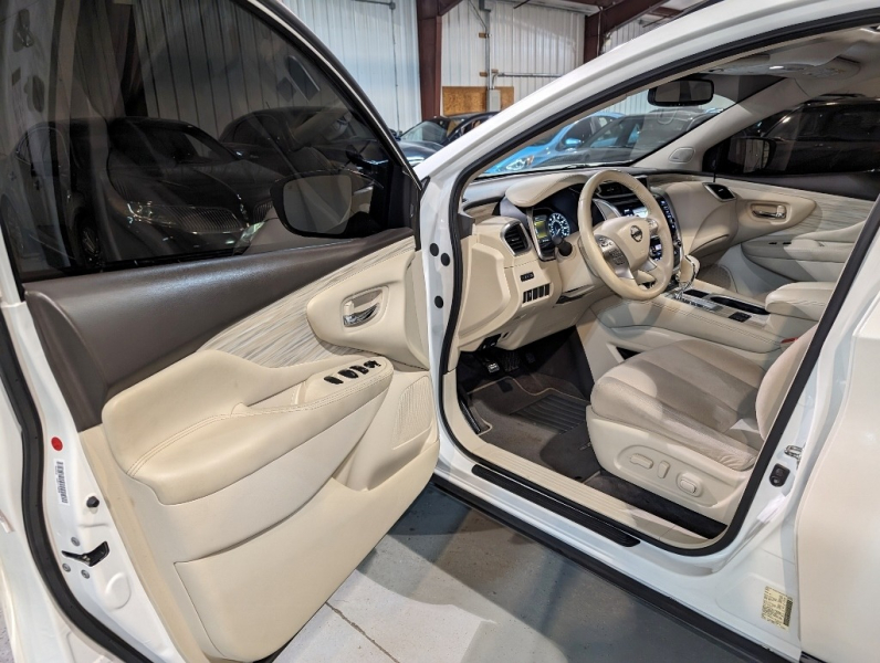Nissan Murano 2018 price $17,950