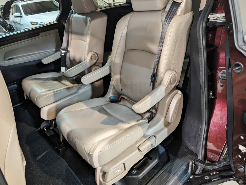 Honda Odyssey 2018 price $19,450