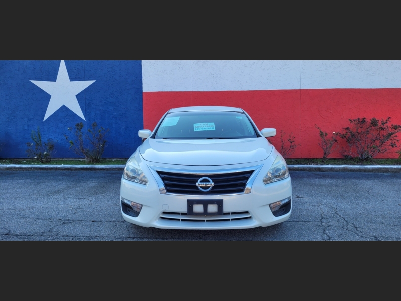Nissan Altima 2013 price $7,900 Cash