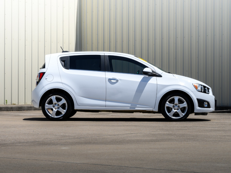 Chevrolet Sonic LTZ Hatchback Leather Camera Auto 2015 price $8,985