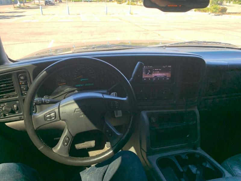 Chevrolet SUBURBAN 2003 price $6,849