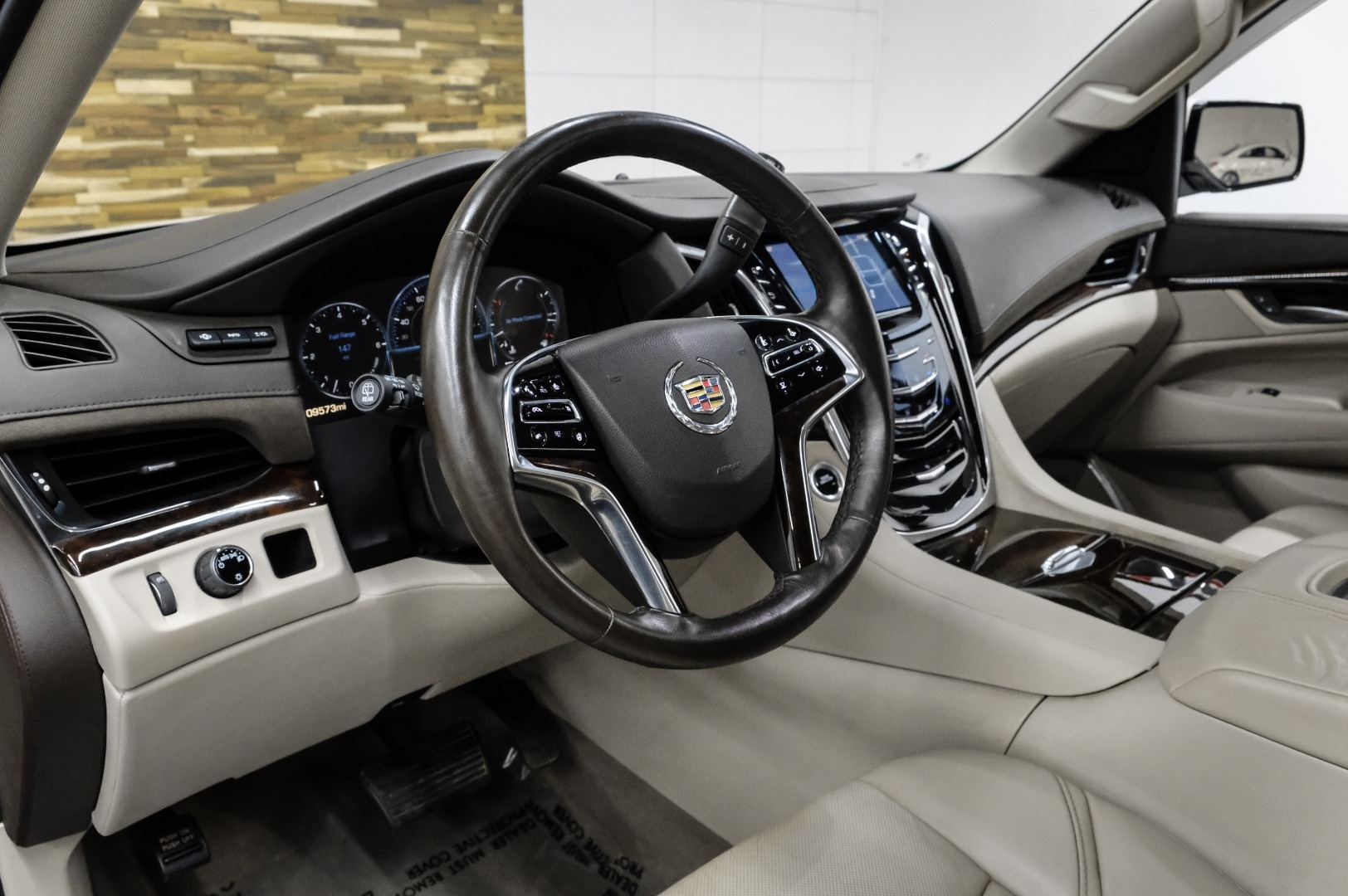 2015 Cadillac Escalade 2WD 4dr Luxury 11