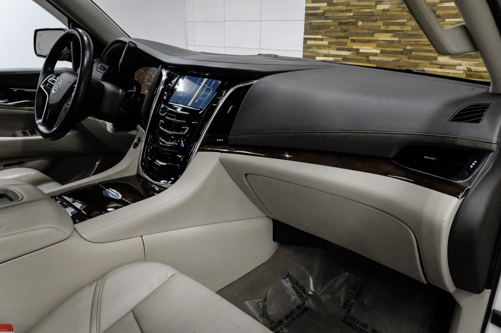 2015 Cadillac Escalade 2WD 4dr Luxury 13