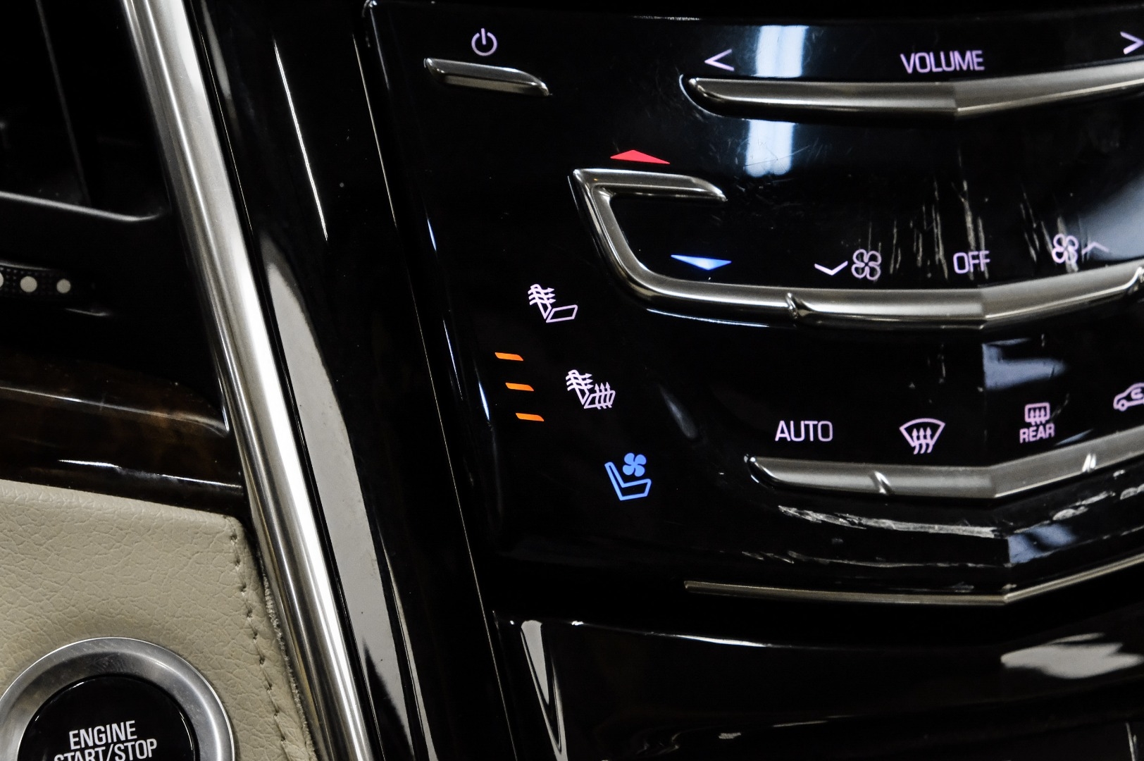 2015 Cadillac Escalade 2WD 4dr Luxury 22