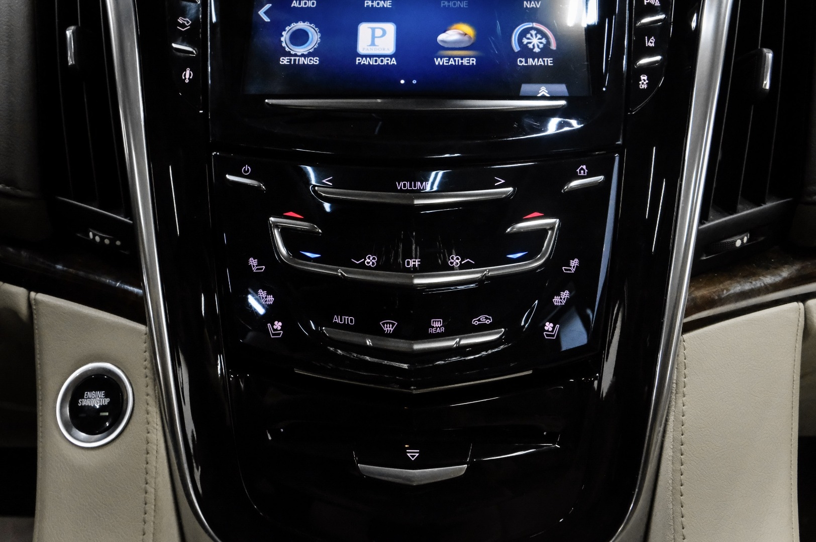 2015 Cadillac Escalade 2WD 4dr Luxury 27