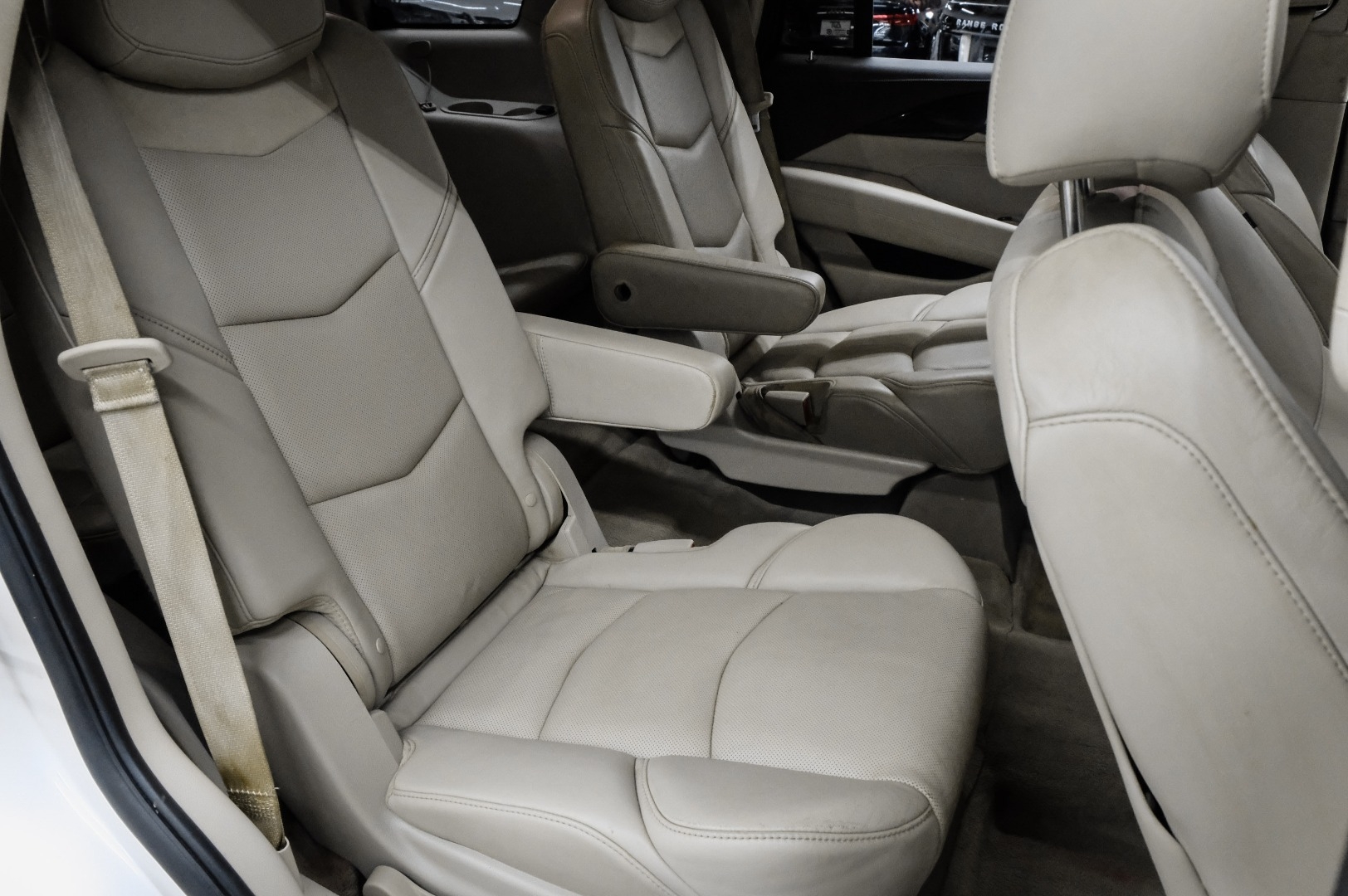 2015 Cadillac Escalade 2WD 4dr Luxury 33
