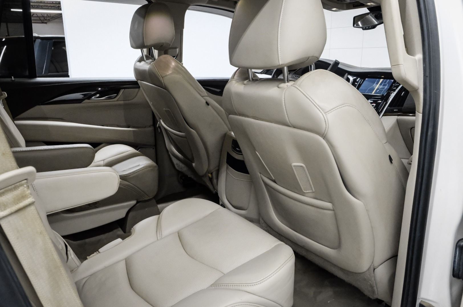 2015 Cadillac Escalade 2WD 4dr Luxury 34
